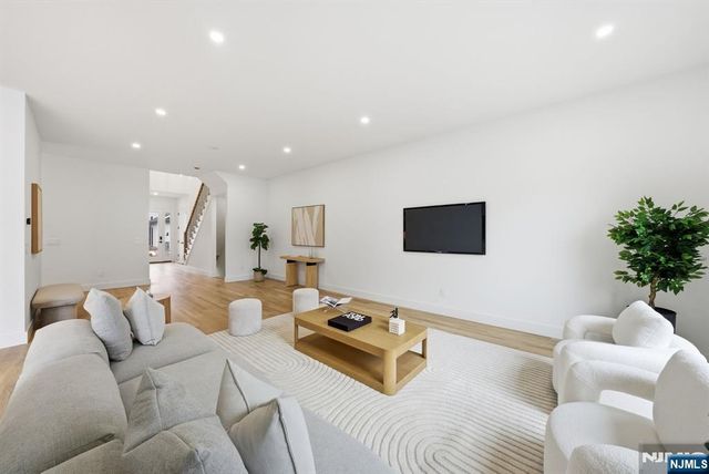 5 Cedar Court, Demarest, NJ 07627