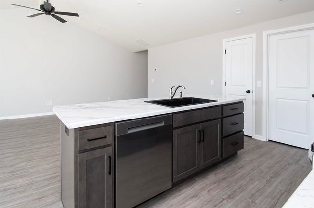 810 Knights Crossing, Kendallville, IN 46755