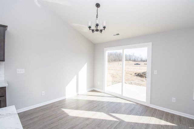 810 Knights Crossing, Kendallville, IN 46755