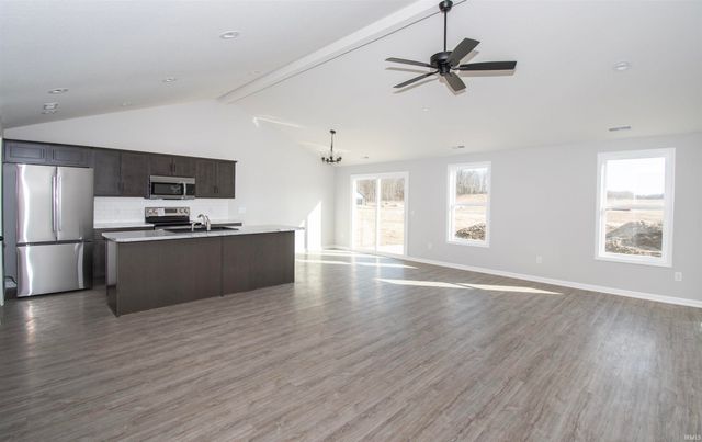 810 Knights Crossing, Kendallville, IN 46755