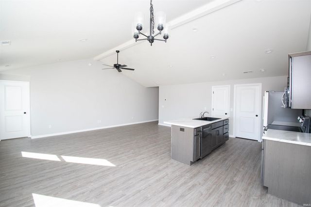 810 Knights Crossing, Kendallville, IN 46755