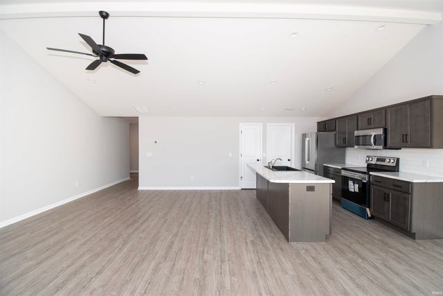 810 Knights Crossing, Kendallville, IN 46755