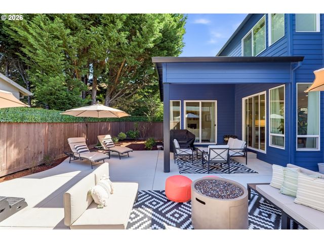 8907 Sw HARMON Ln, Portland, OR 97225