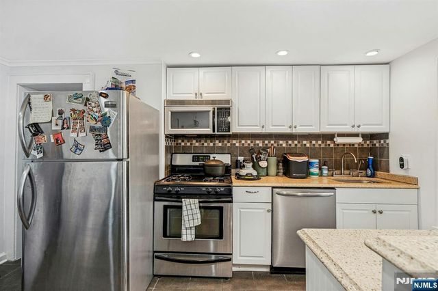 76 Prospect Street, Midland Park, NJ 07432