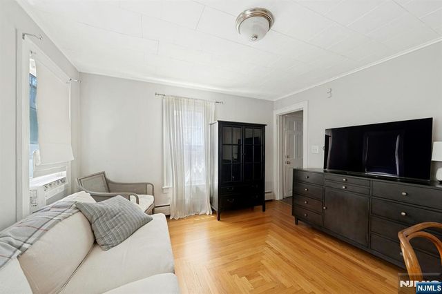 76 Prospect Street, Midland Park, NJ 07432