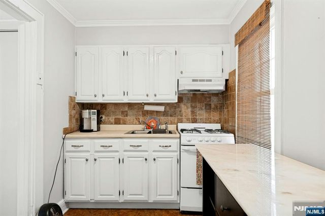 76 Prospect Street, Midland Park, NJ 07432
