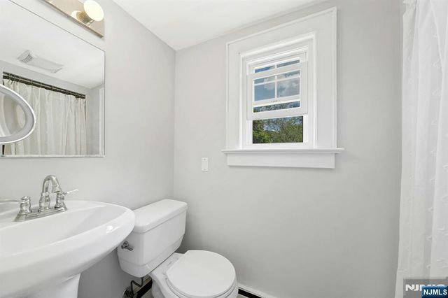 76 Prospect Street, Midland Park, NJ 07432