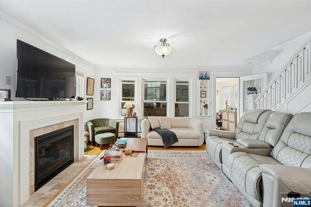 76 Prospect Street, Midland Park, NJ 07432
