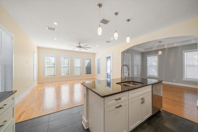 1120 24TH AVENUE N, St Petersburg, FL 33704