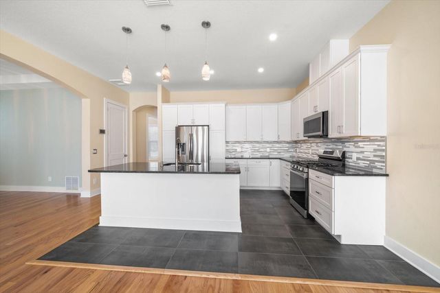 1120 24TH AVENUE N, St Petersburg, FL 33704