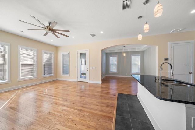 1120 24TH AVENUE N, St Petersburg, FL 33704