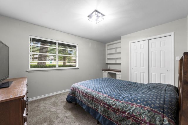 209 Summit Drive, Conroe, TX 77303