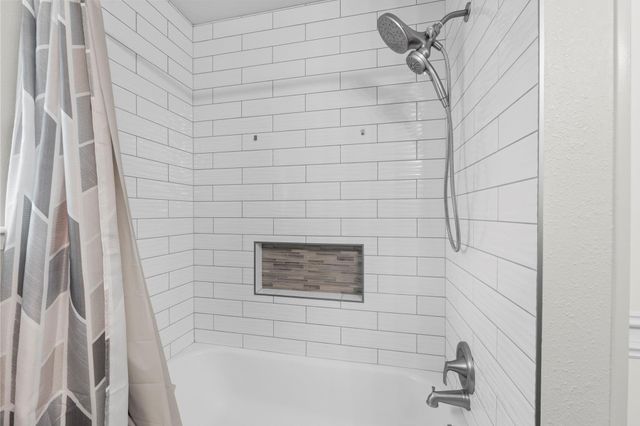 209 Summit Drive, Conroe, TX 77303