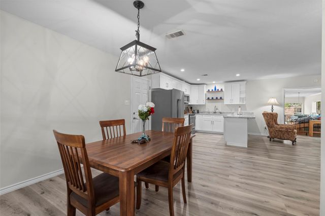 209 Summit Drive, Conroe, TX 77303