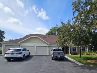 1062 Driftwood Court B1, Wheeling, IL 60090