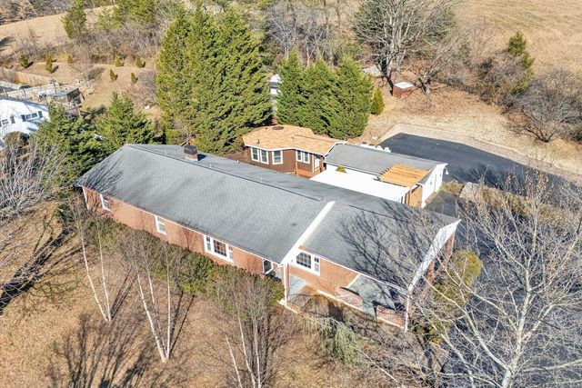 1944 Blue Ridge Springs RD, Blue Ridge, VA 24064