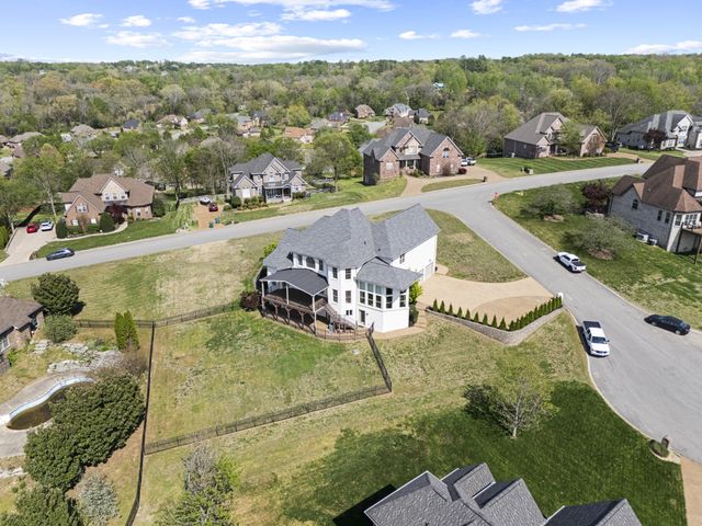 600 Mossy Pt, Mount Juliet, TN 37122