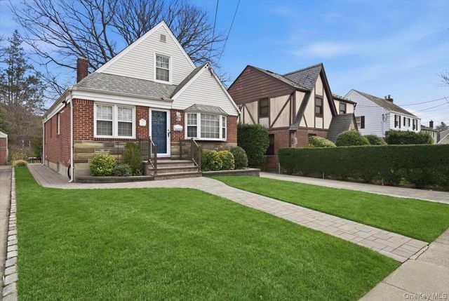 175 Locust Street, Floral Park, NY 11001