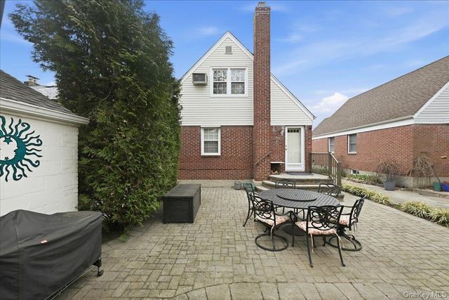 175 Locust Street, Floral Park, NY 11001