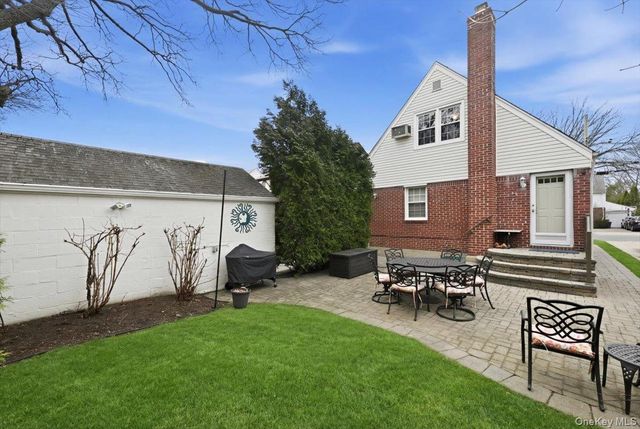 175 Locust Street, Floral Park, NY 11001