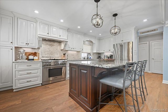 175 Locust Street, Floral Park, NY 11001