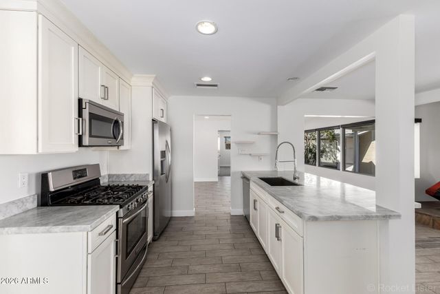 3930 E OAK Street, Phoenix, AZ 85008