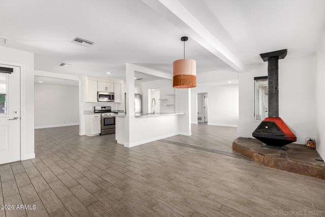 3930 E OAK Street, Phoenix, AZ 85008