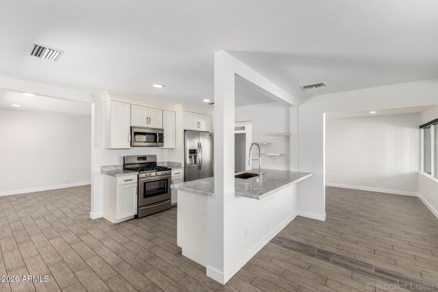 3930 E OAK Street, Phoenix, AZ 85008