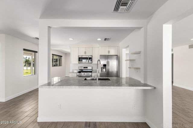 3930 E OAK Street, Phoenix, AZ 85008