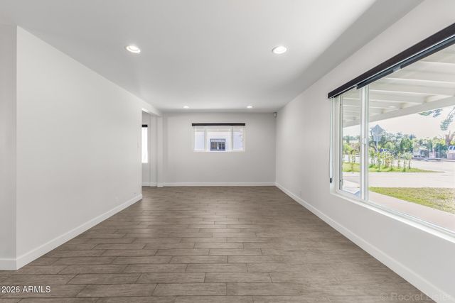 3930 E OAK Street, Phoenix, AZ 85008