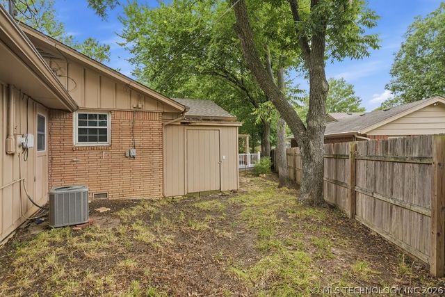 5880 S Quebec Avenue, Tulsa, OK 74135