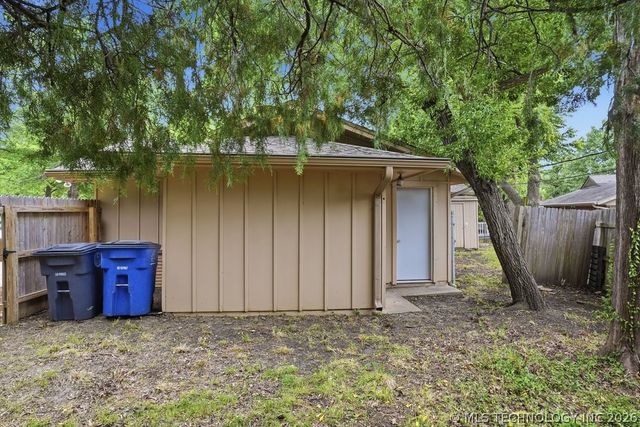 5880 S Quebec Avenue, Tulsa, OK 74135