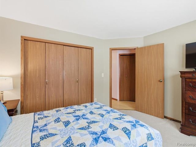 4008 Keewahdin Road, Fort Gratiot, MI 48059