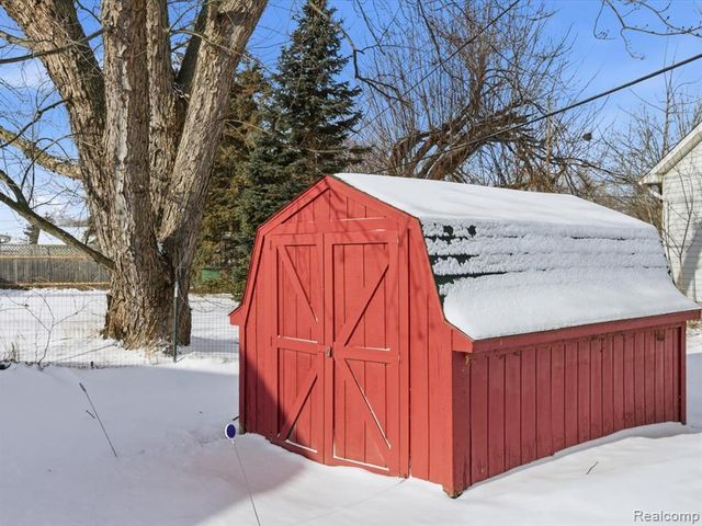 4008 Keewahdin Road, Fort Gratiot, MI 48059