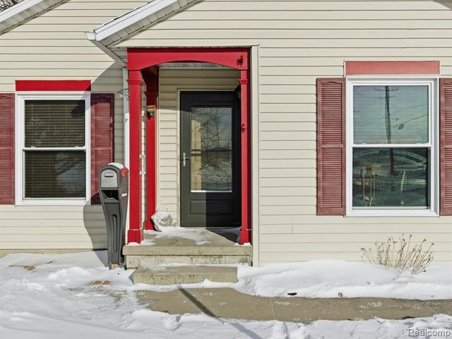 4008 Keewahdin Road, Fort Gratiot, MI 48059