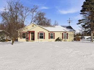 4008 Keewahdin Road, Fort Gratiot, MI 48059