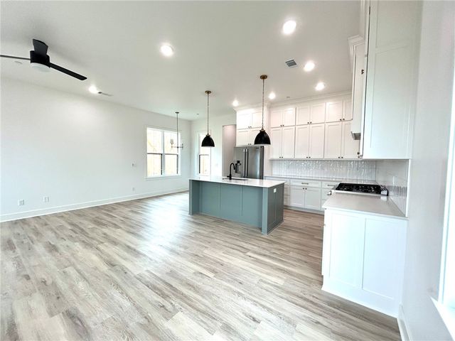 3106 W Geneva Street, Rogers, AR 72758