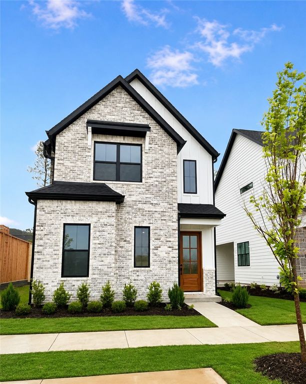 3106 W Geneva Street, Rogers, AR 72758