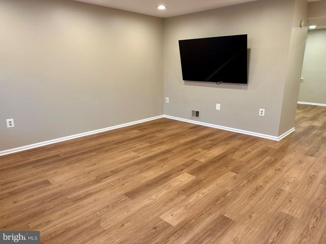 35 QUINCY CT, Sterling, VA 20165