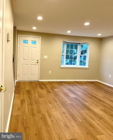 35 QUINCY CT, Sterling, VA 20165