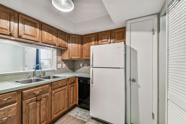 3325 37TH WAY S C, St Petersburg, FL 33711