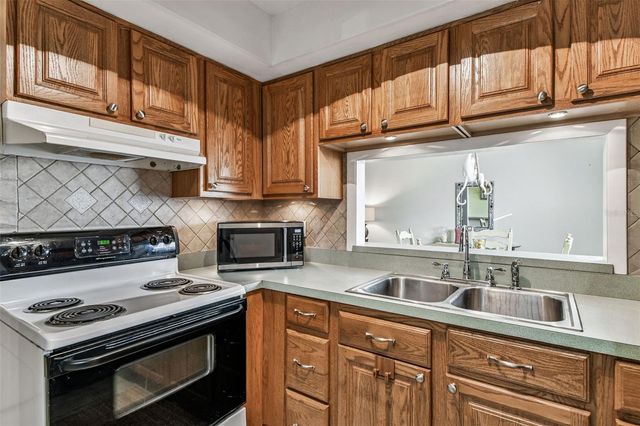 3325 37TH WAY S C, St Petersburg, FL 33711