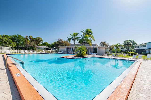 3325 37TH WAY S C, St Petersburg, FL 33711