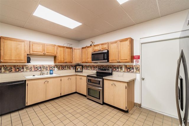 3325 37TH WAY S C, St Petersburg, FL 33711