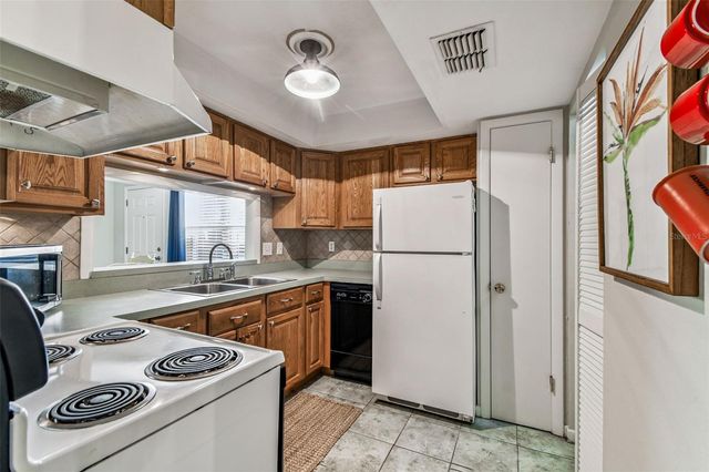 3325 37TH WAY S C, St Petersburg, FL 33711