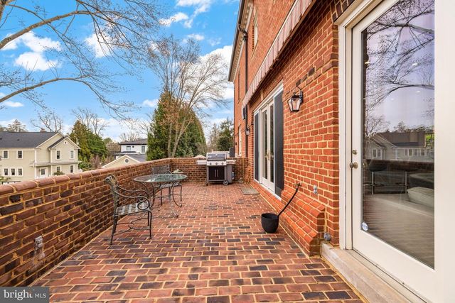 1215 STUART ROBESON DR, Mclean, VA 22101