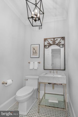 1215 STUART ROBESON DR, Mclean, VA 22101