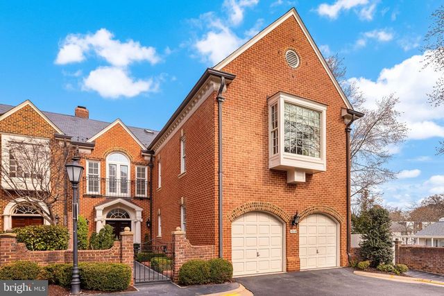 1215 STUART ROBESON DR, Mclean, VA 22101