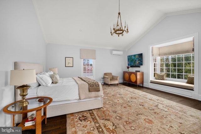 1215 STUART ROBESON DR, Mclean, VA 22101