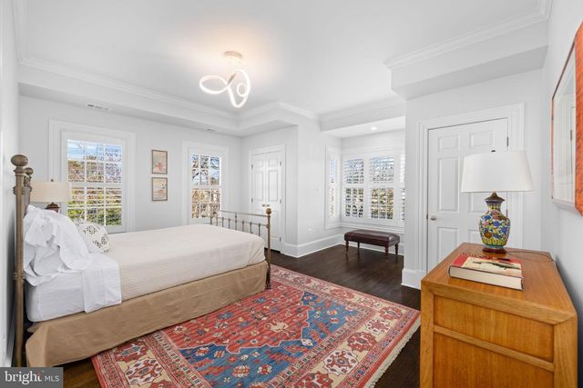 1215 STUART ROBESON DR, Mclean, VA 22101